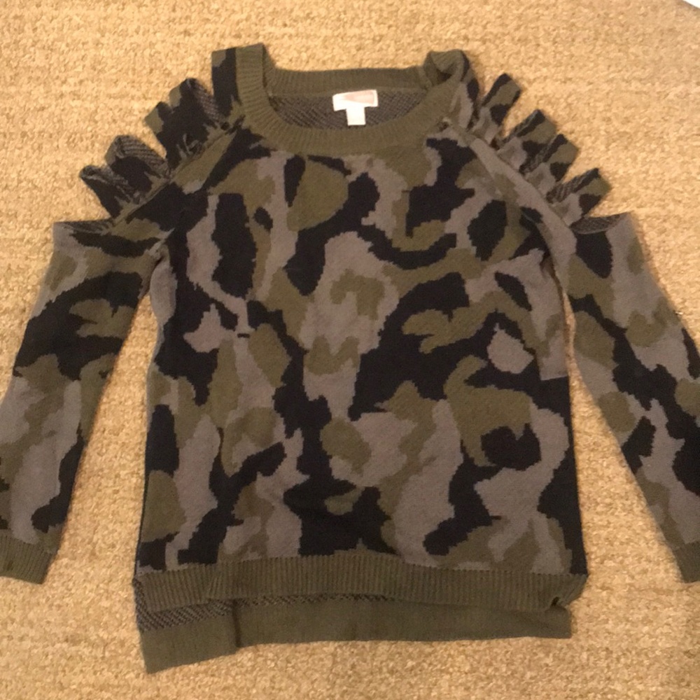Forever 21 contemporary camo sweater small